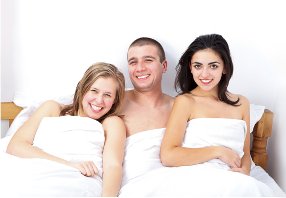 amateur teen hotel threesome